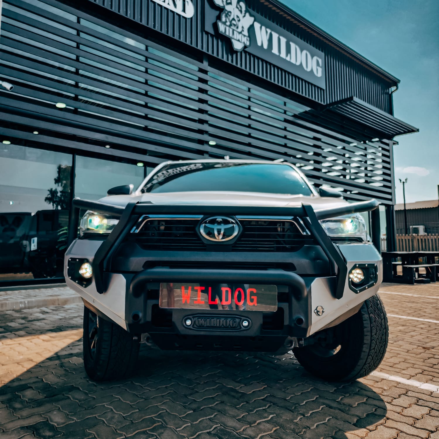 hunter-type-front-bumper-hilux-legend-2021-color-matched-with-nudge